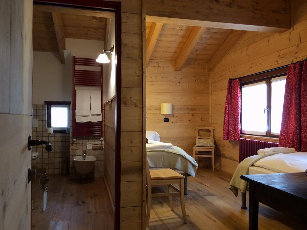 B&B La Locanda Macugnaga Ruang foto